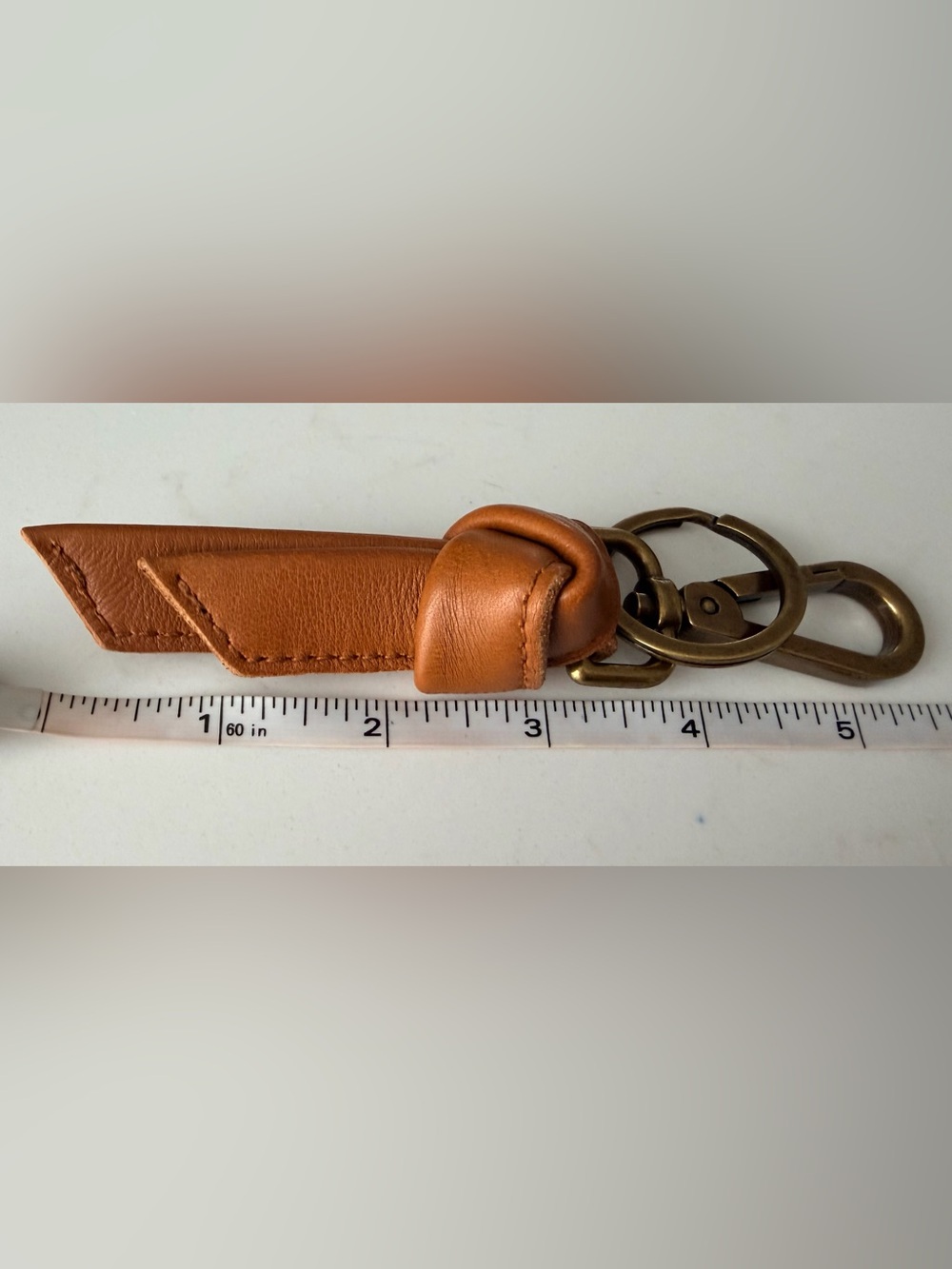 Madewell Sydney Leather Knot Keychain with Brass Hardware - Caramel - Picture 6 of 6